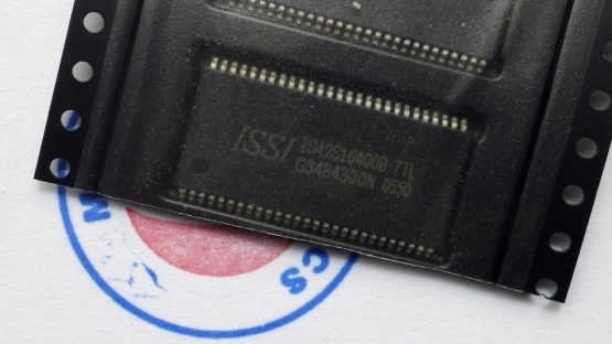 IS42S16400B-7TL